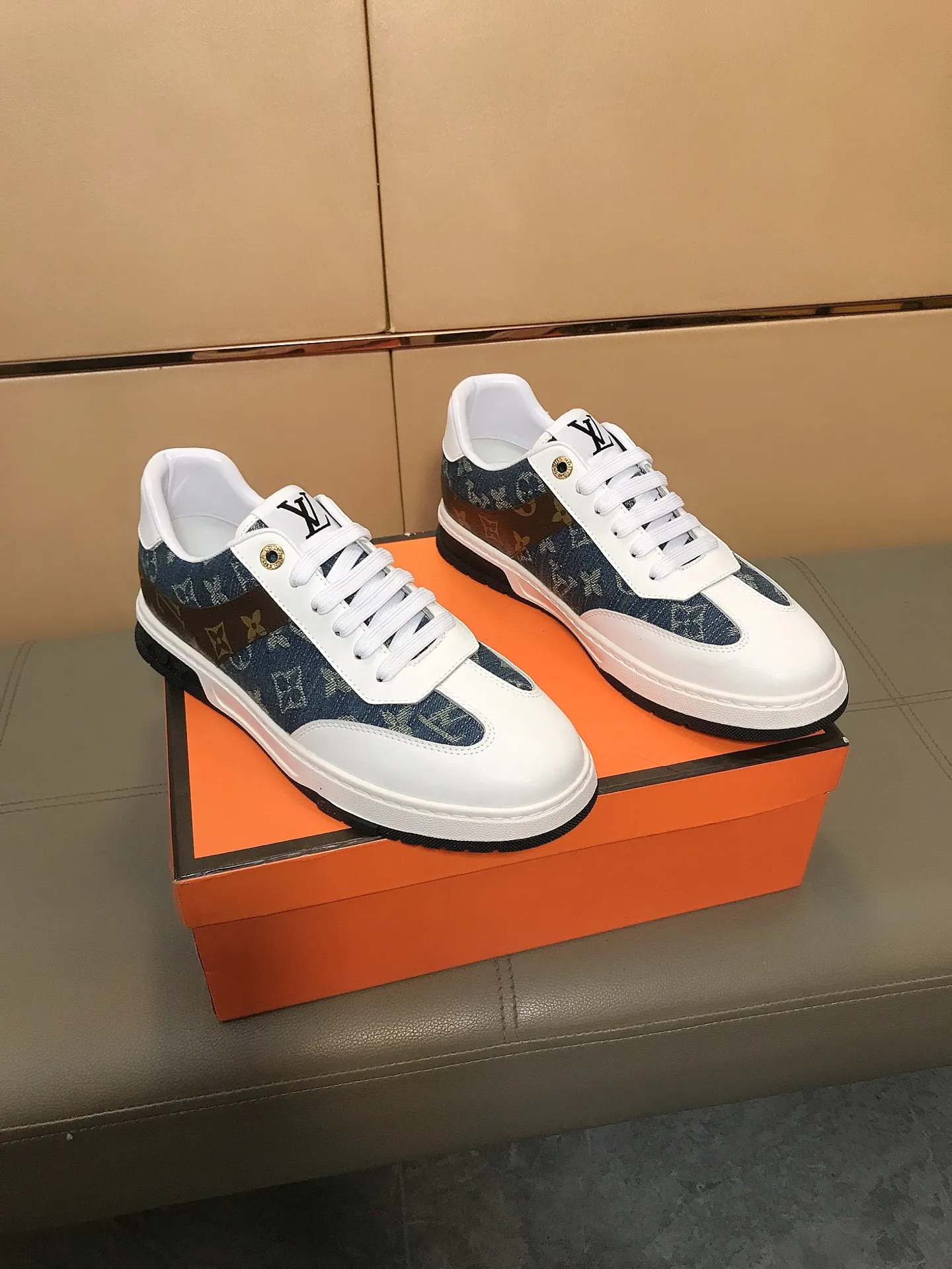 Factory price 400 💰👟👟Louis Vuitton LV ® 🆕New men's casual shoes, 🔛The upper is made of cowhide + brand printed leather splicing design, breathable lining + sheepskin feet, wear-resistant and non-slip outsole, a must-have for driving! Number: 38-44……